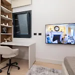Apartment Azulis 3 - 2br With Garden & Parking, Aldo Moro