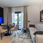 Azulis 3 - 2br With Garden & Parking, Aldo Moro Apartamento *