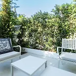 Azulis 3 - 2br With Garden & Parking, Aldo Moro Apartment