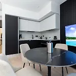 Apartamento Azulis 3 - 2br With Garden & Parking, Aldo Moro *