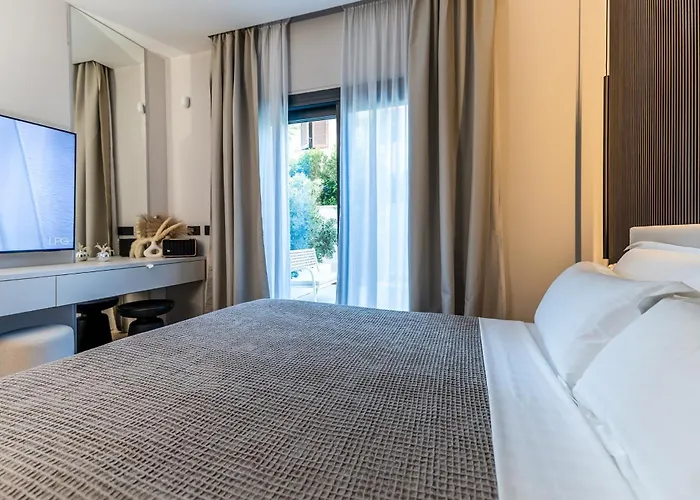 Апартаменти Luxurious - Azulis#3 - 2br Fully Equipped - Garden - Free Parking