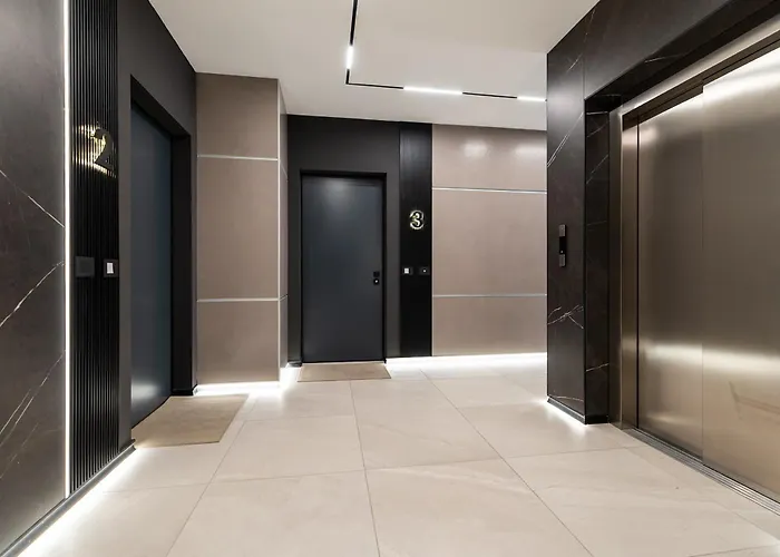 Апартаменти Luxurious - Azulis#3 - 2br Fully Equipped - Garden - Free Parking *