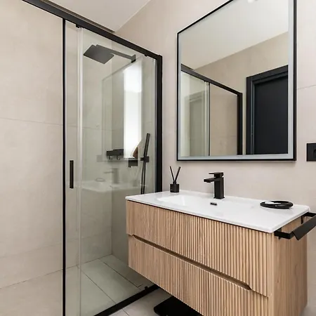 Azulis 3 - 2br With Garden & Parking, Aldo Moro