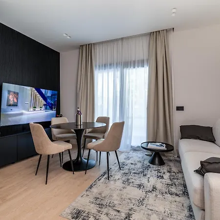Azulis 3 - 2br With Garden & Parking, Aldo Moro Appartement