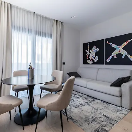 Azulis 3 - 2br With Garden & Parking, Aldo Moro *