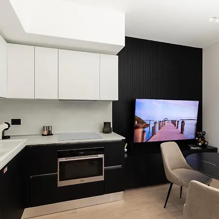 Azulis 3 - 2br With Garden & Parking, Aldo Moro Appartement *