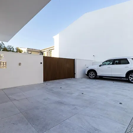 Azulis 3 - 2br With Garden & Parking, Aldo Moro Appartement *