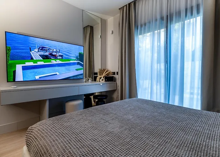 Appartamento Luxurious - Azulis#3 - 2br Fully Equipped - Garden - Free Parking