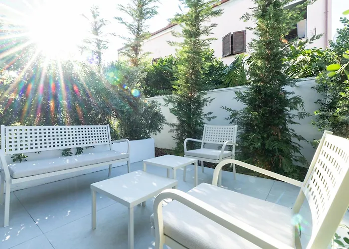 Luxurious - Azulis#3 - 2br Fully Equipped - Garden - Free Parking Apartment Olbia