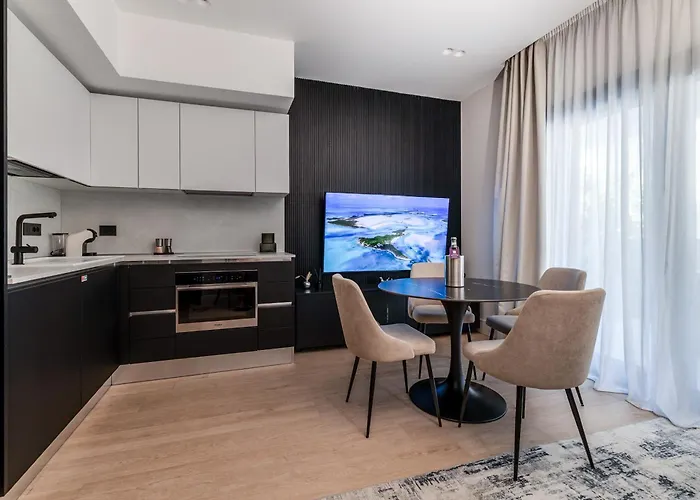 Luxurious - Azulis#3 - 2br Fully Equipped - Garden - Free Parking