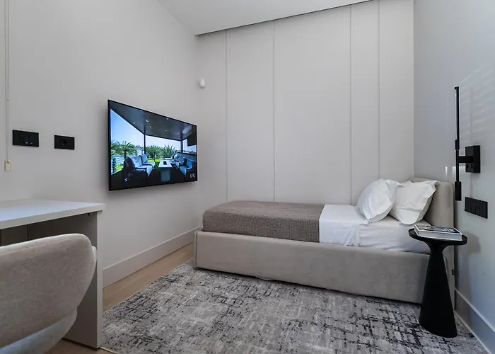 Luxurious - Azulis#3 - 2br Fully Equipped - Garden - Free Parking Appartamento *