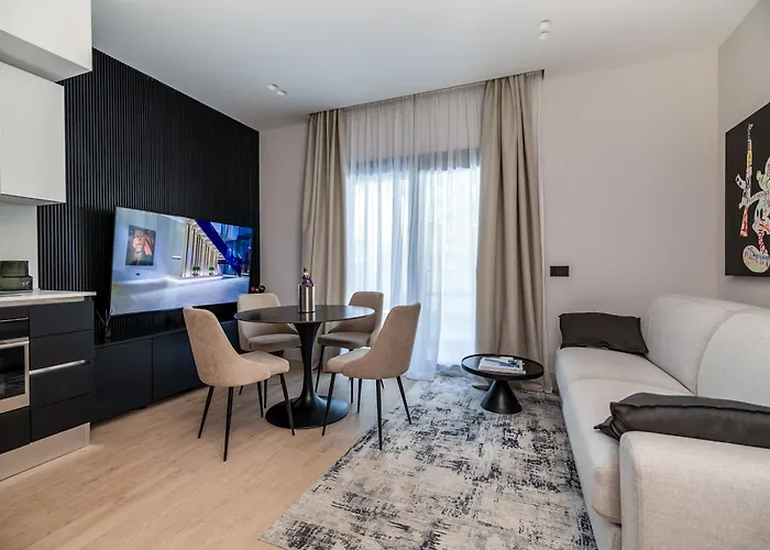 Luxurious - Azulis#3 - 2br Fully Equipped - Garden - Free Parking Appartamento