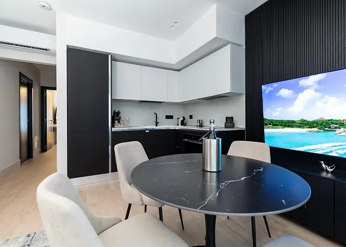 Appartamento Luxurious - Azulis#3 - 2br Fully Equipped - Garden - Free Parking *